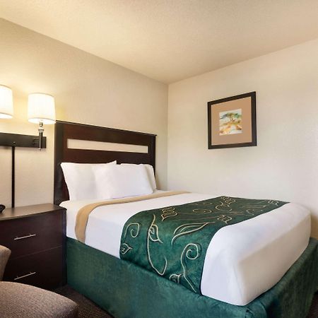 Travelodge By Wyndham Jefferson City Exterior photo