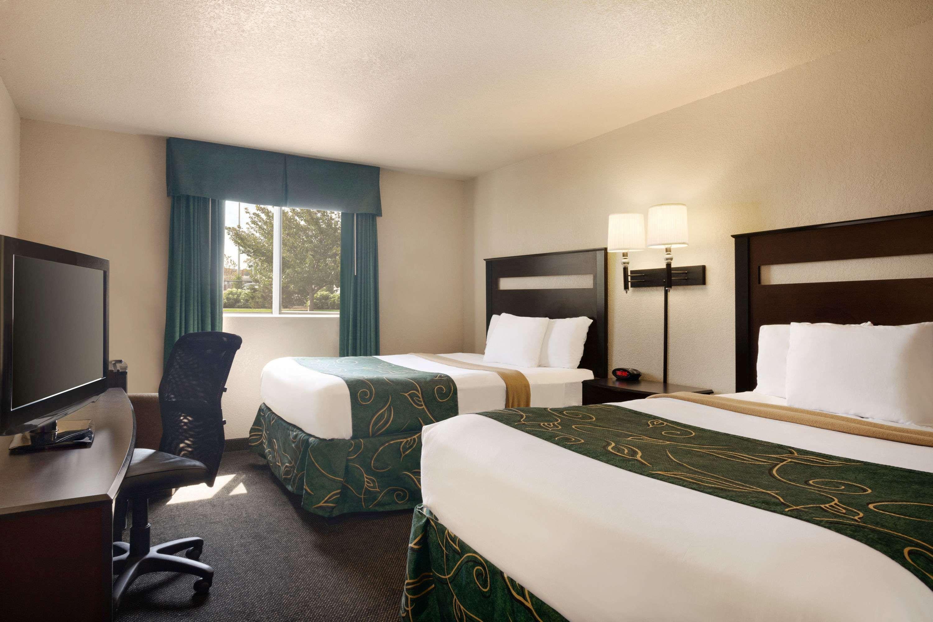 Travelodge By Wyndham Jefferson City Exterior photo