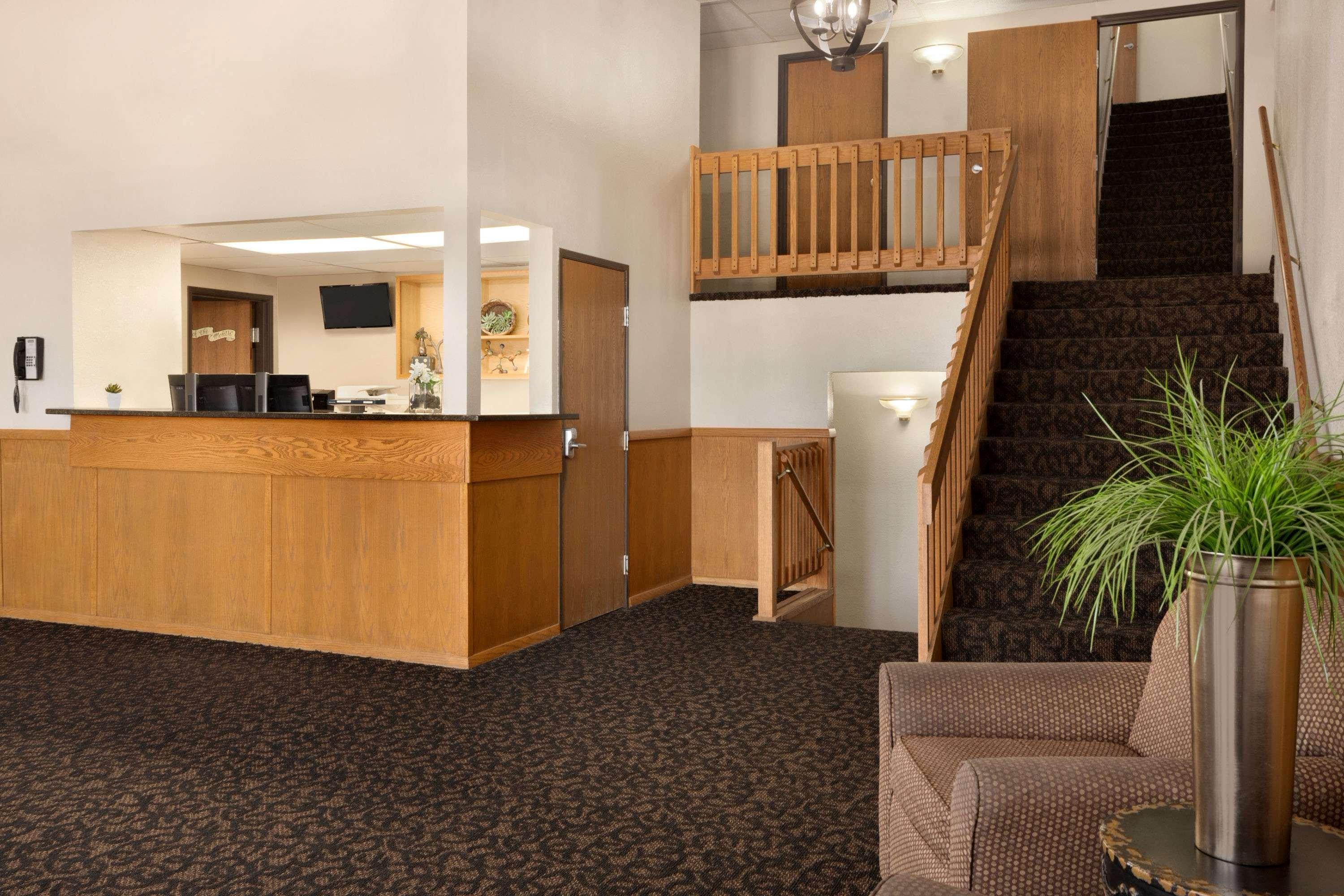 Travelodge By Wyndham Jefferson City Exterior photo